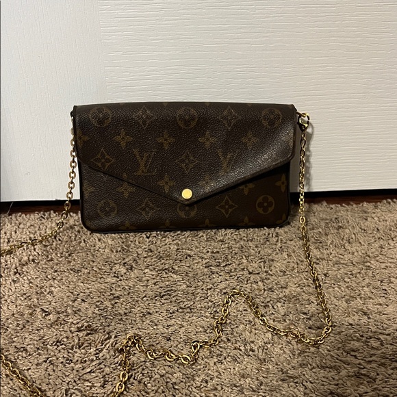 Louis Vuitton Handbags - 3306 Louis Vuitton Dark Brown Monogram Crossbody with Gold Chain
